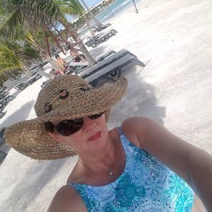 Meet your Posher, Kelli